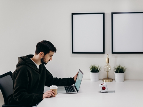 香港BVI公司年審關(guān)鍵步驟：合規(guī)與運(yùn)營指南