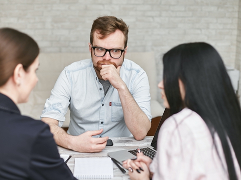 大陸公司是否可以在香港開戶及其利弊分析