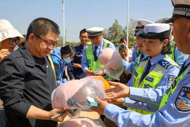 竞博JBO官网上好农村交通安全课 携手共建文明村丨美丽乡村行(图4)