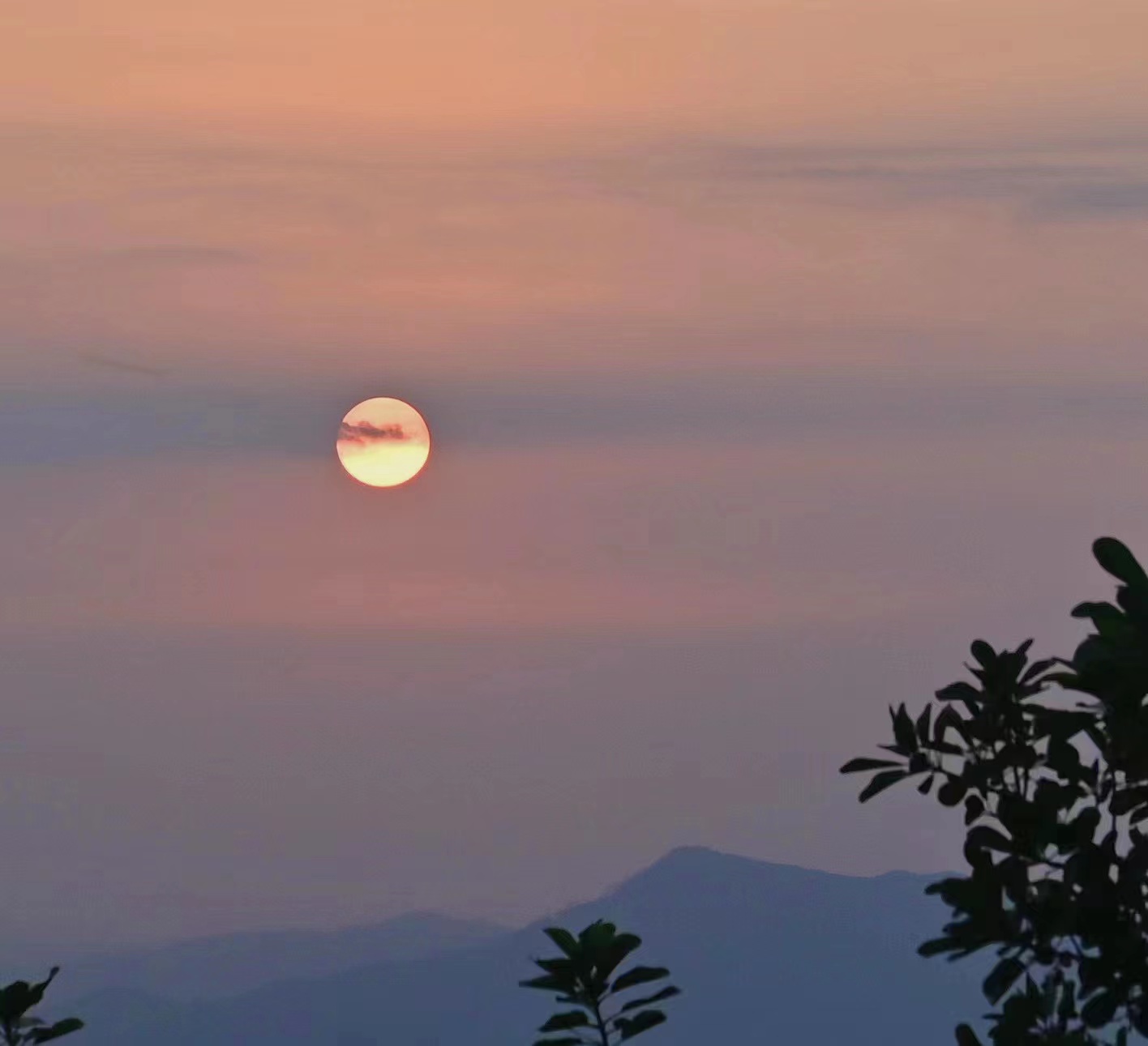 夜爬、夜骑、夜游泳……夜间锻炼正成为新潮流(图1)