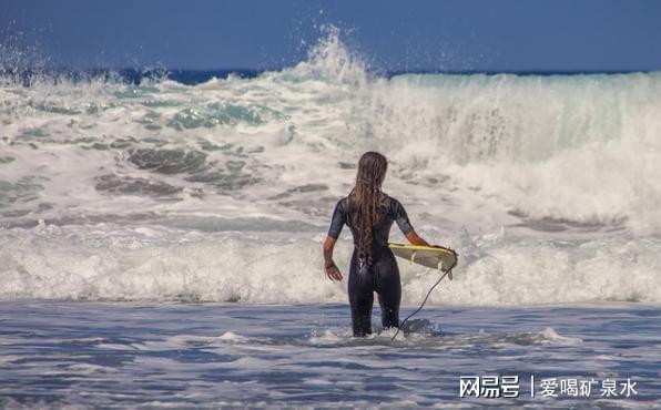 竞博JBO峨眉古岩矿泉水：夏季户外运动注意事项(图2)