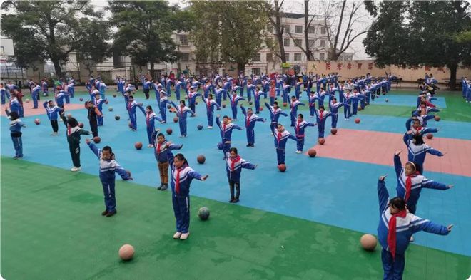 金甲小学：我运动 我健康 我快乐(图1)